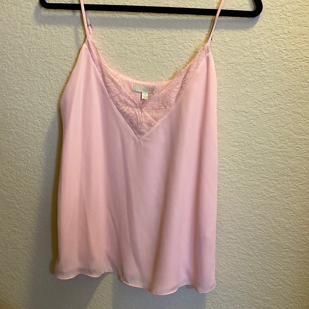 New without tags Dillards pink lace tank top size medium